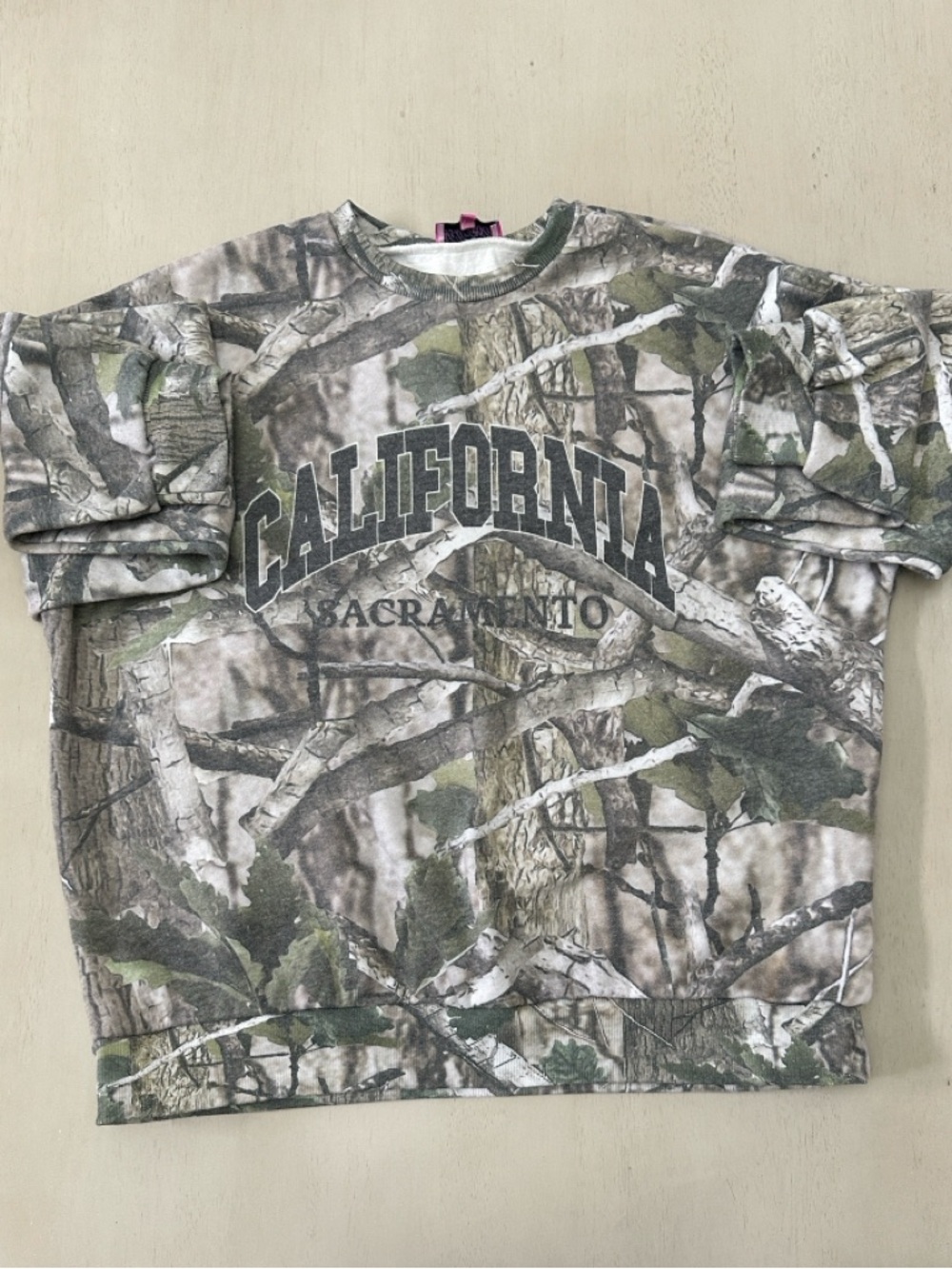 Edikted Oversized Cali Baby Camo Sweatshirt - size xs